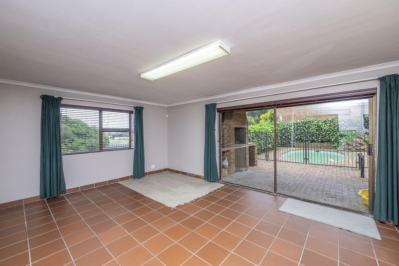4 Bedroom Property for Sale in Chrismar Western Cape